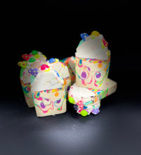 Load image into Gallery viewer, Berry Shrooms

